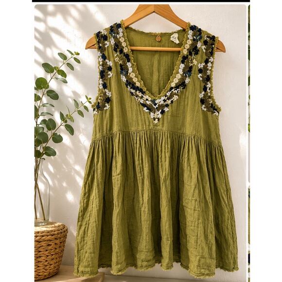 Free people Dresses & Skirts - Free People One / embroidered babydoll dress/tunic / Sz M